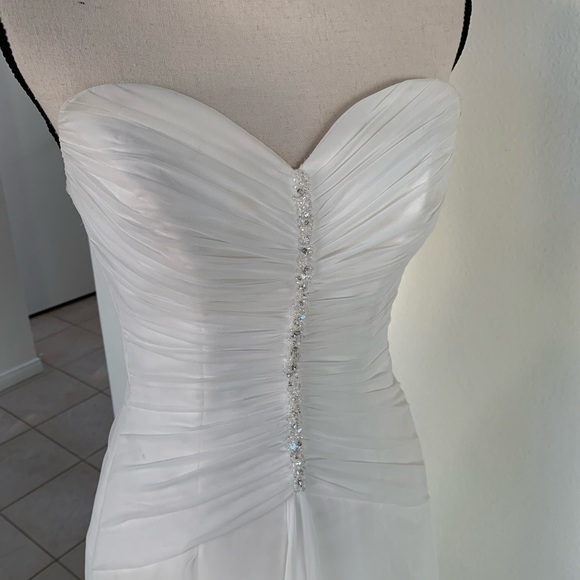 Maggie Sottero Wedding Dress - Picture 7 of 8